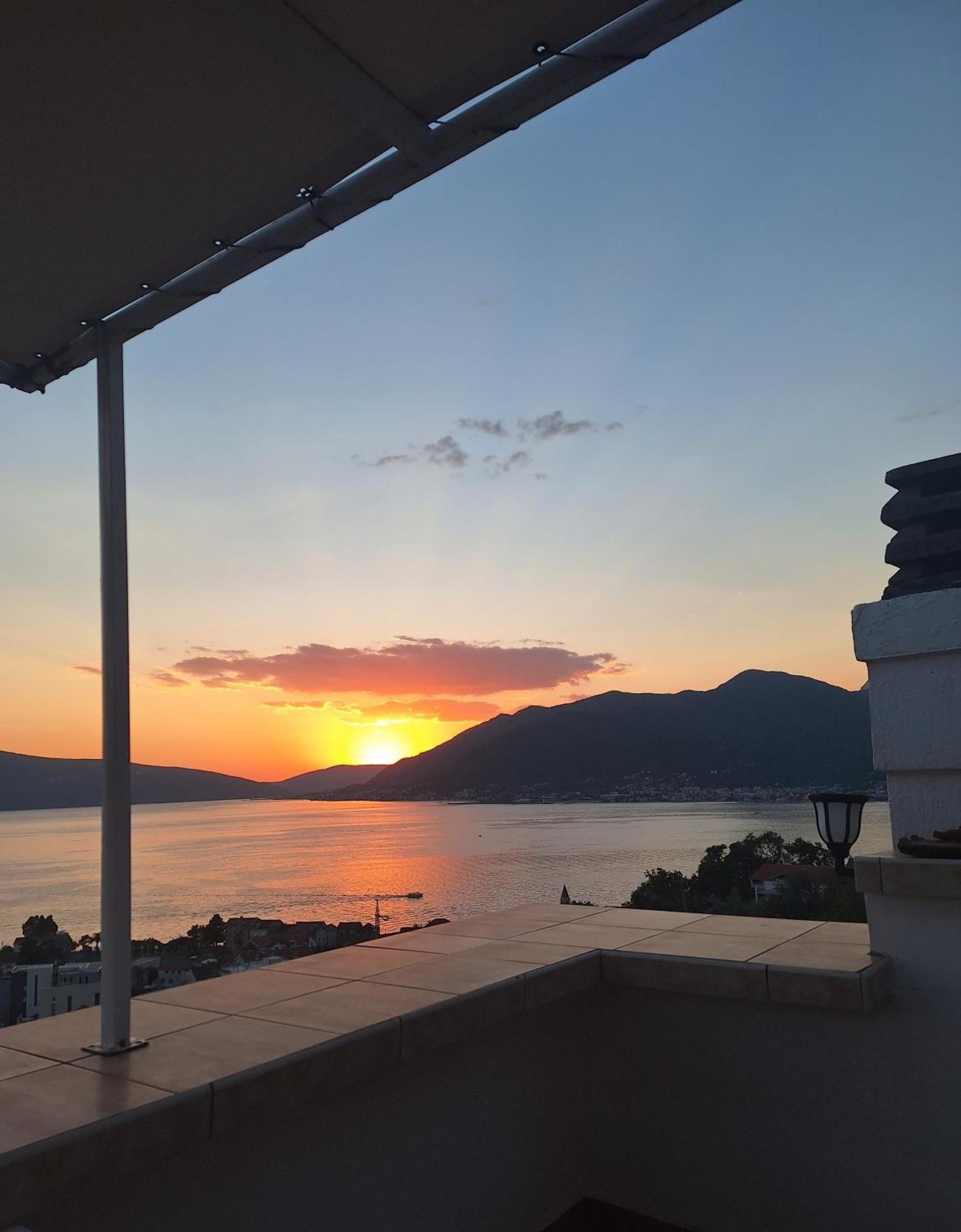 Adriabay Studio Tivat Exterior photo